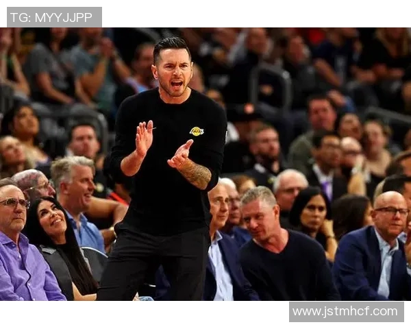 湖人队主教练表示球队正在进行重组，目标总冠军